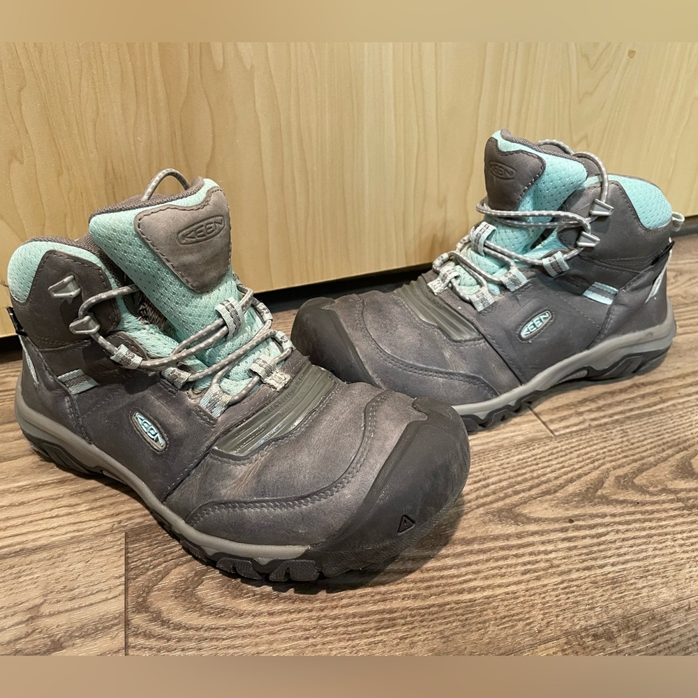 Keen hiking boots